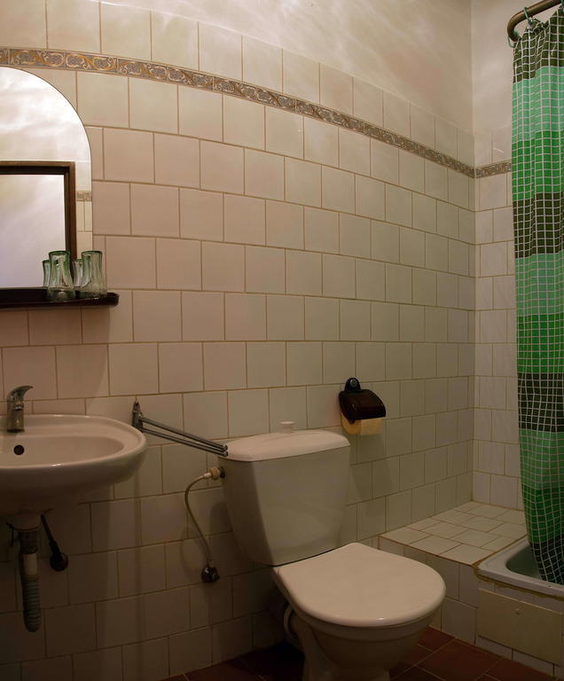 Lovecky Hotel Jivak Loučeň Rum bild