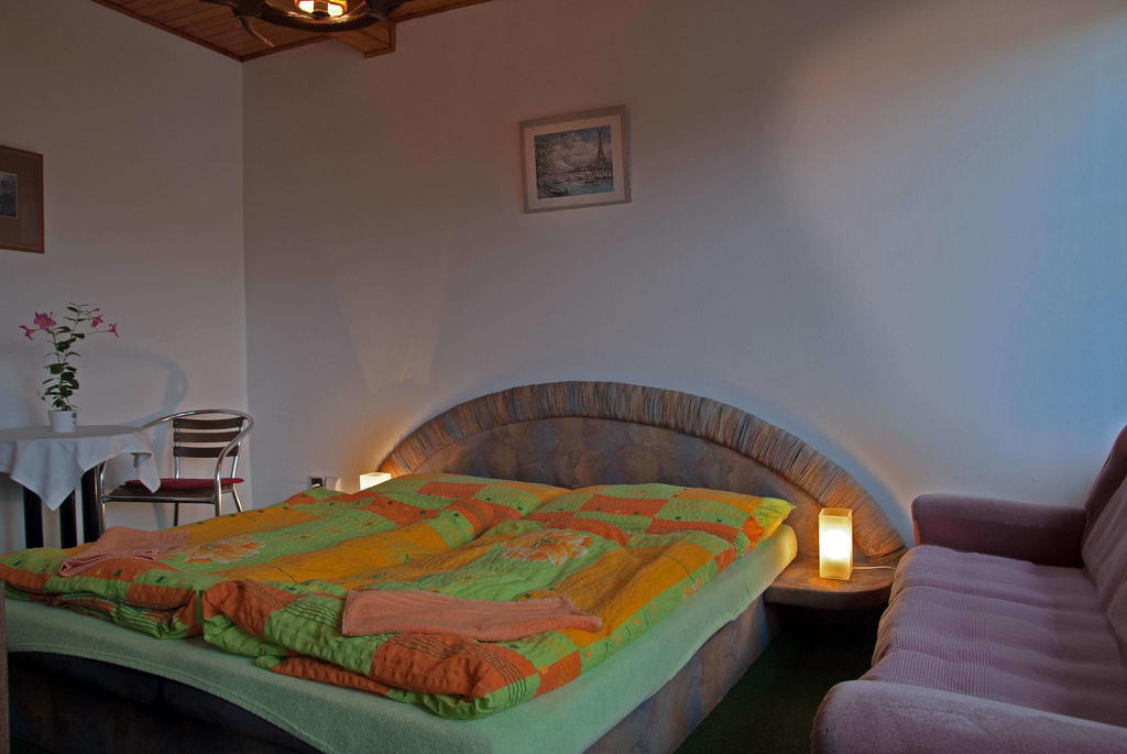 Lovecky Hotel Jivak Loučeň Rum bild