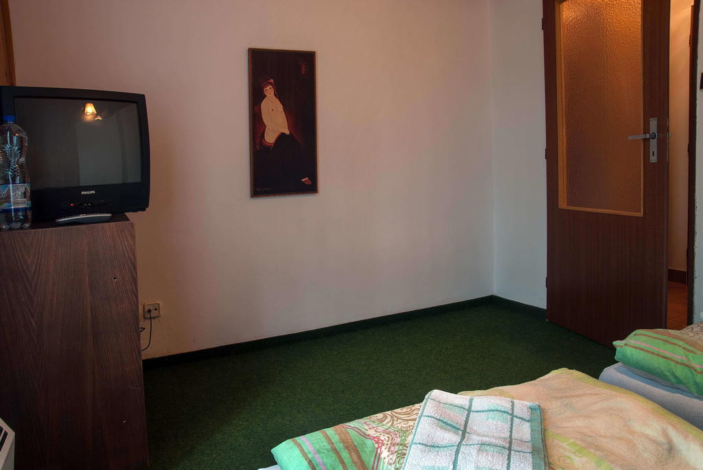 Lovecky Hotel Jivak Loučeň Rum bild