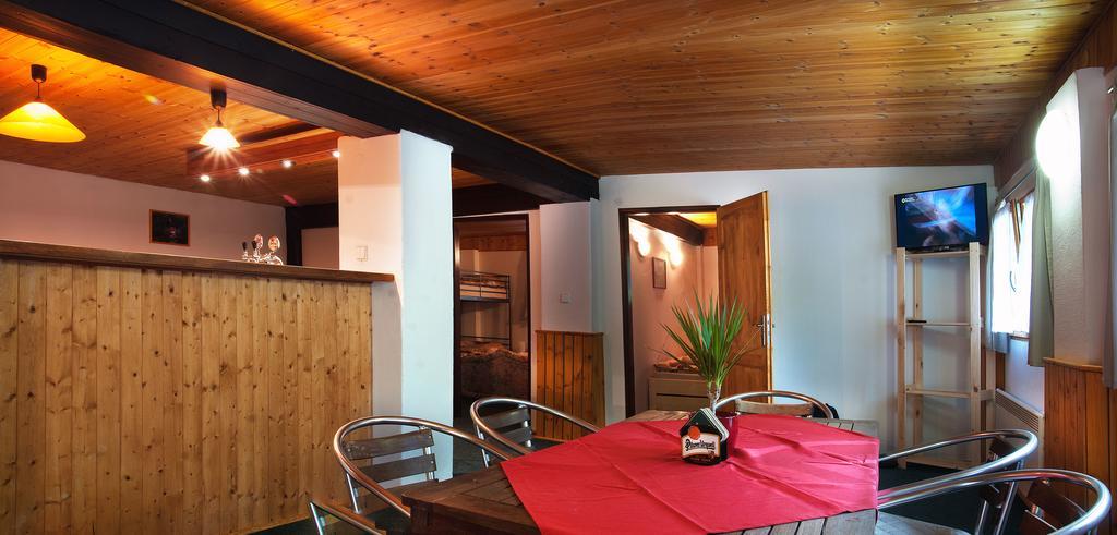 Lovecky Hotel Jivak Loučeň Exteriör bild